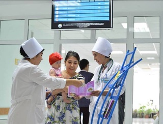 Өзбекстанда ҳаял-қызлар ҳәм балаларға медициналық жәрдем көрсетиўдиң сапасын арттырыў илажлары көрилди