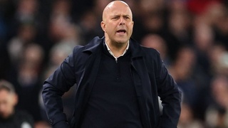 Тренер «Ливерпуля» Арне Слот критиковал судью после поражения от «Брентфорда»