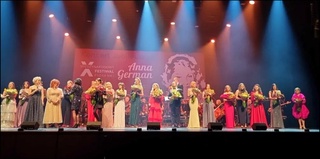 O'zbek xonandalari xalqaro festivalda Anna Germanning qo'shiqlarini ijro etdilar