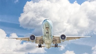 Подросток «зайцем» перелетел в другую страну на шасси самолета