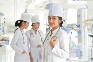 Өзбекстандық медбикелер Ұлыбританияның денсаулық сақтау жүйесіне іске тартылуы мүмкін