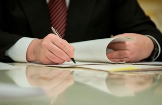 Банкни тугатишга оид қоидалар белгиланди