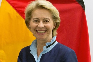 Европа комиссияси раҳбари Европа Иттифоқида энг кам иш ҳақини белгилашни таклиф қилди