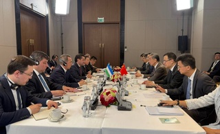 Сыртқы ислер министри Алматыда Қытай сыртқы ислер министри менен ушырасты