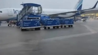 Ченнаи халқаро аэропорти кучли сув тошқини туфайли ёпилди