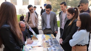 В университете «Шелковый путь» прошла «Ярмарка вакансий»