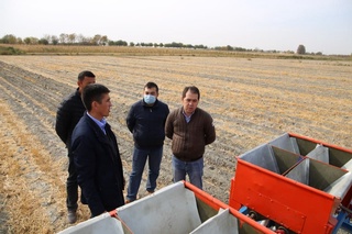 Самарқандлик олимлар тупроққа ишлов берувчи-экувчи комбинацияланган агрегат яратишди