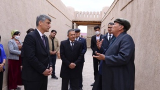 Алишер Кодиров посетил исторический комплекс «Улли Ховли»