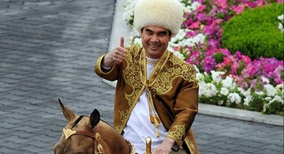 Туркманистонда президент шарафига 2022 йил шиори танланди