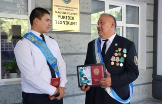 Ферғана заң техникумын 65 жастағы студент бітірді