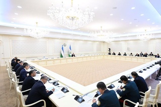 Prezident Shavkat Mirziyoev raisligida yig'ilish boshlandi