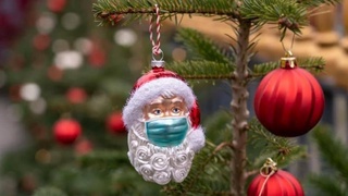 Дар мактабҳои Ӯзбекистон барои гузарондани базмҳои солинавӣ маҳдудият ҷорӣ карданд