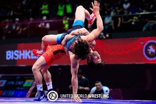 Узбекистанские борцы сражаются за золото и бронзу на чемпионате Азии