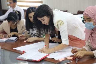 Таълим тизимидаги муаммолар муҳокама қилинди