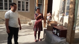 Тўрақўрғонлик фуқароларга пайвандлаш ускунаси олиб берилди