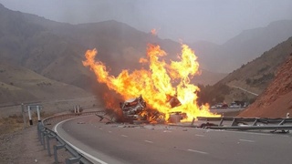 Қамчиқ довонида юк машинаси билан боғлиқ ҳалокат оқибатида икки киши ҳалок бўлди