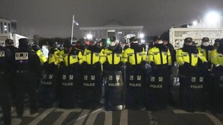 Janubiy Koreyada muxolifat prezident va vazirlarga impichment eʼlon qilish taklifini ilgari surmoqchi