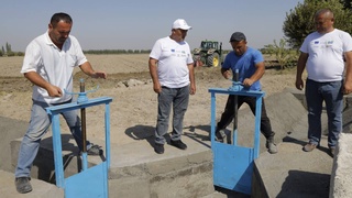 Фермеров и ирригаторов Ферганской долины учат экономии воды