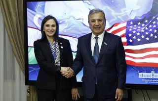 Америка-Өзбекстан сауда палатасының төрағасымен кездесті