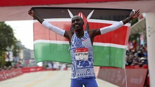 Кениялик Келвин Киптум Чикаго марафонида жаҳон рекордини ўрнатди