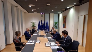 Абдулазиз Камилов провел переговоры с главным советником по внешней политике Президента Евросовета