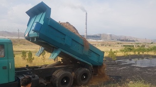 Экологи отреагировали на сообщения в соцсетях о просачивающейся из-под земли нефти