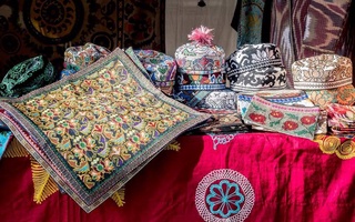 На выставке «Ташкентские сувениры» представители бизнеса заключили выгодные контракты с мастерами-ремесленниками