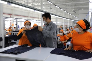 Фарғонада жинси матолари ва маҳсулотлари ишлаб чиқариш йўлга қўйилди