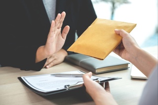 Ўзбек адабиётида коррупция элементларининг бадиий инъикоси