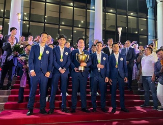 Чемпион шахматчиларга совғалар топширилди