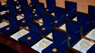 Жоғары оқу орындары саласында екі төсбелгісі құрылады