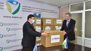 Узбекистану передали реагенты для тестирования Covid-19