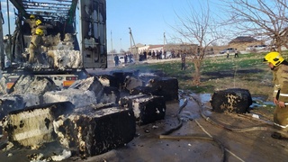 ФВВ қутқарувчилари пахта ортилган юк автомобилидаги ёнғинни ўчирди