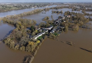 Fransiyaning g'arbiy qismida suv toshqini xavfining qizil darajasi e'lon qilindi