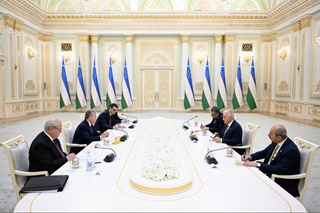 Президенти Ӯзбекистон раиси Шӯрои пирони Созмони давлатҳои туркиро қабул кард