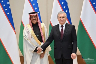 Өзбекстан Президенти Саудия Арабстаны компаниялары менен бирге ислесиў жедел раўажланып атырғанынан қанаатланыўшылығын билдирди