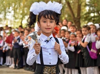 ЖССТ ва ЮНИСЕФ мактабларни ёпмасликка чақирмоқда