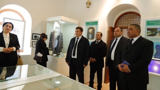 Наманган давлат чет тиллар институтида Конституция дарси ўтилди