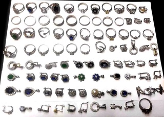 Заргарлик буюмларини яширинча олиб ўтишга уринган фуқаро тўхтатиб қолинди