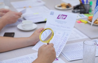 Сараптамалық топтар саяси партиялар ұсынған қол қою парақтарын қарады