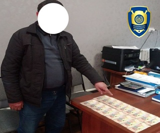 Ichimlik suvi isteʼmolidan qarzdorlikni yoʻq qilib berishni vaʼda qilgan muhandis ushlandi