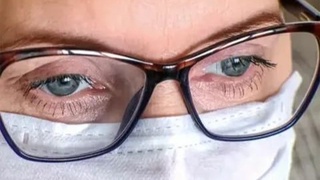 Люди в очках в пять раз реже заражаются Covid-19