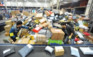 Интернет-дўкон ва почта хизматига талаб кескин ошди