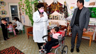 МИД передало инвалидные коляски гражданам с ограниченными физическими возможностями в Ахангаране