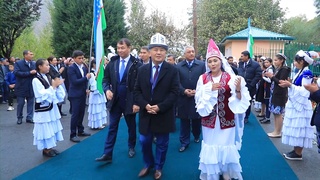 Қўшни давлатлар элчилари Жиззахда бўлишди