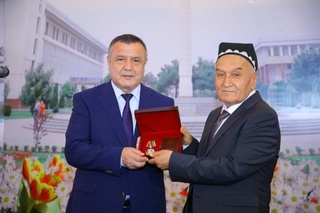 Namangan viloyatining sobiq hokimi Ikromxon Najmiddinov “Mehnat shuhrati” ordeni bilan taqdirlandi