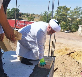 “Sayyid ota” masjidiga ilk gʻisht qoʻyildi