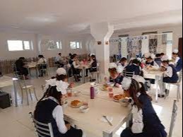 Қорақалпоғистонда мактаб ўқувчиларини бепул овқат билан таъминлаш бошланди