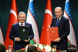 Өзбекстан мен Түркия Президенттері стратегиялық серіктестікті тереңдету жөнінде декларацияға қол қойды