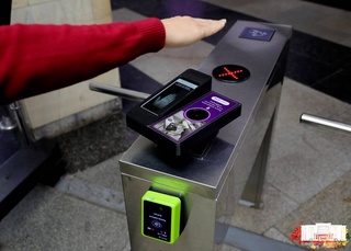 В ташкентском метрополитене начали тестировать оплату при помощи сканирования ладони